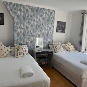  Apartment Budget Grey House United Kingdom